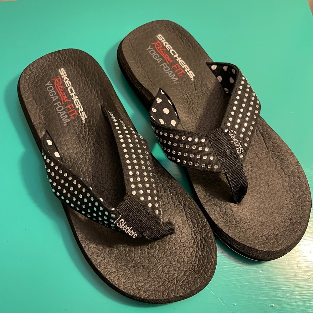 Sketchers Relaxed Fit Yoga Foam Sandals - Sz. 8